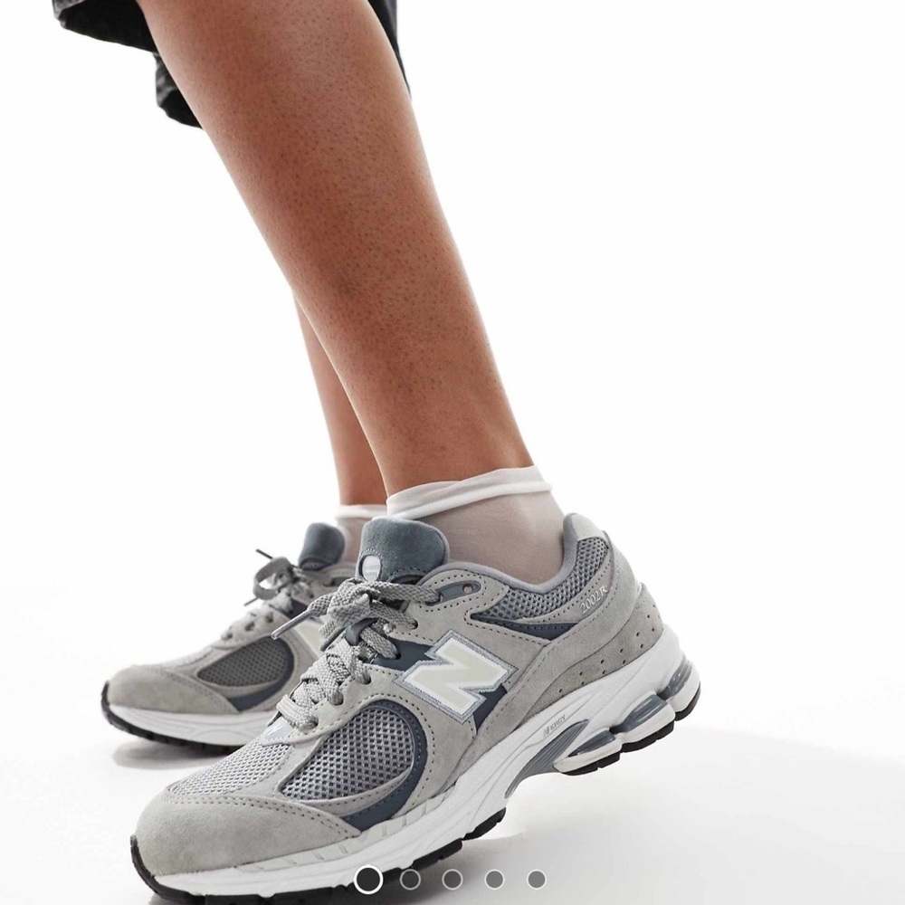 New Balance Women’s Gray Mesh & Suede Running Sneakers